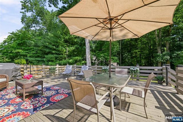 83 Moore Avenue, Waldwick, NJ 07463