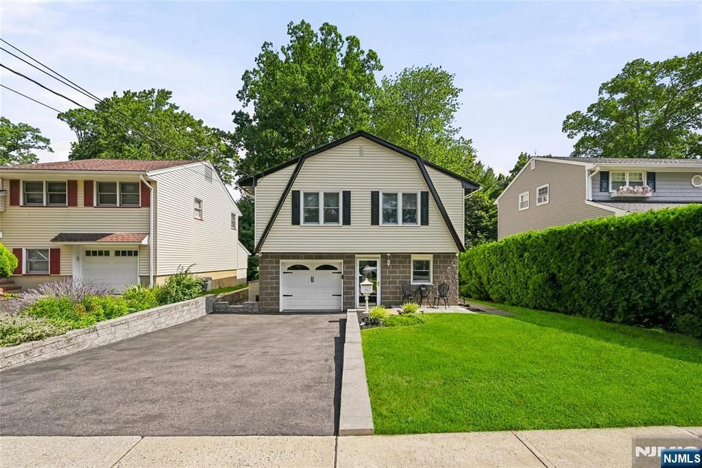 83 Moore Avenue, Waldwick, NJ 07463