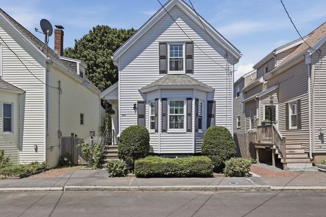 4 Waite St, Salem, MA 01970