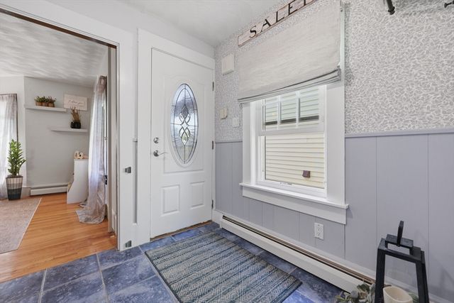 4 Waite St, Salem, MA 01970