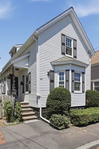 4 Waite St, Salem, MA 01970