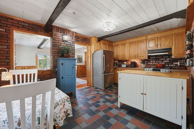 4 Waite St, Salem, MA 01970