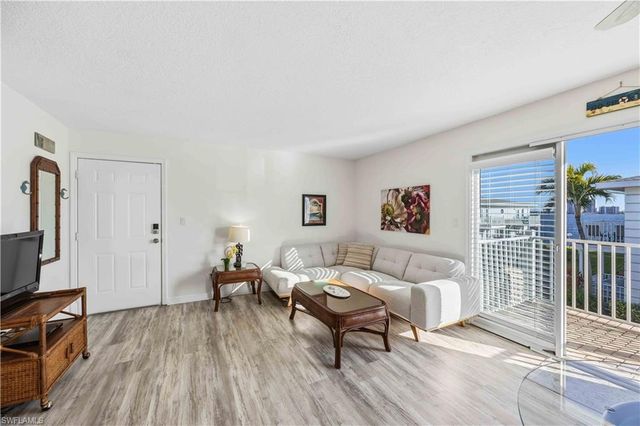 3326 N Key DR # 7, North Fort Myers, FL 33903