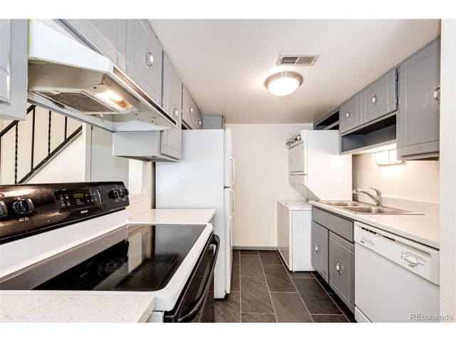 9005 E Lehigh Ave 26, Denver, CO 80237