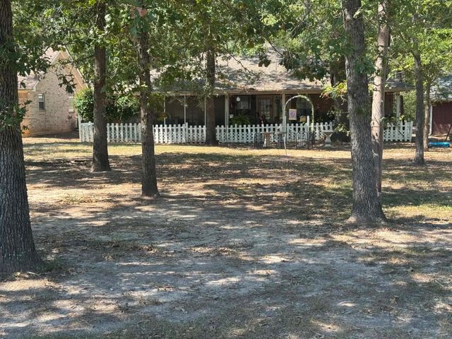 267 Broadmoor Drive, Trinity, TX 75862