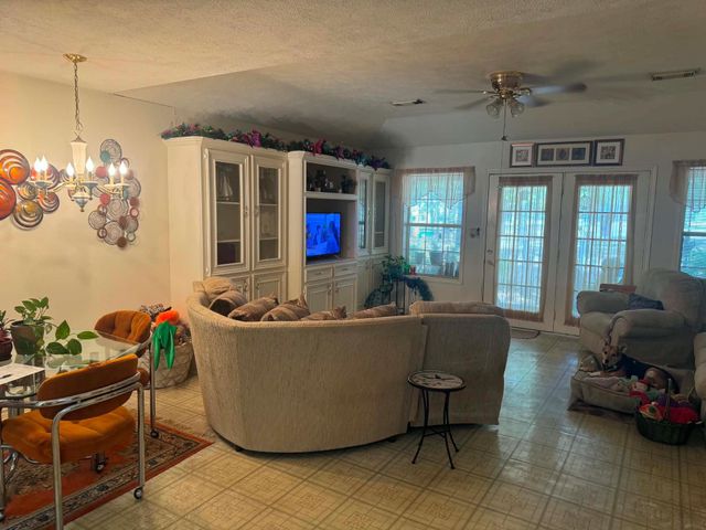 267 Broadmoor Drive, Trinity, TX 75862