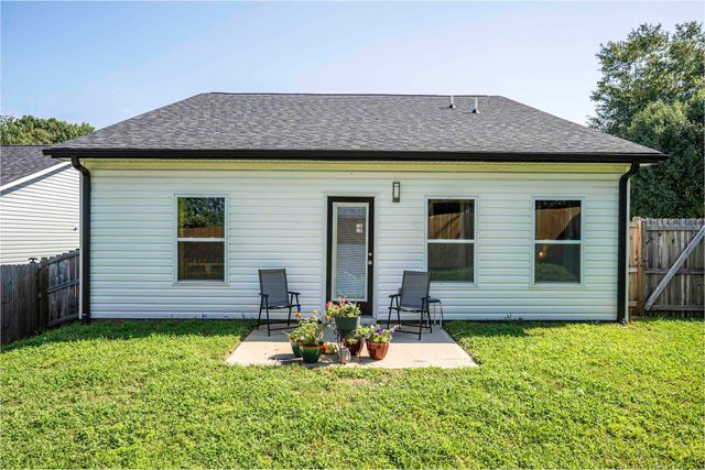 7 Lawrence Street, Inman, SC 29349