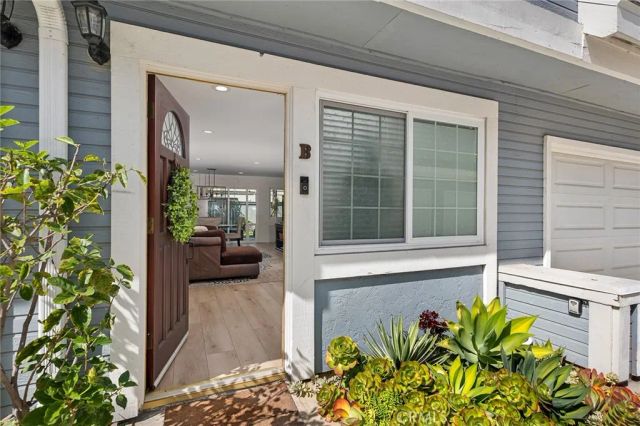 133 Cecil Place B, Costa Mesa, CA 92627
