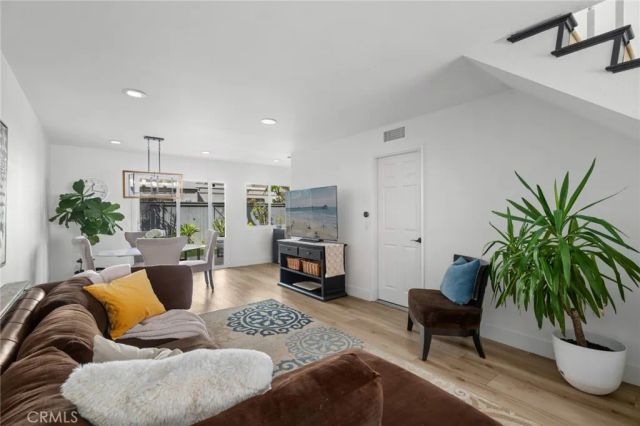 133 Cecil Place B, Costa Mesa, CA 92627