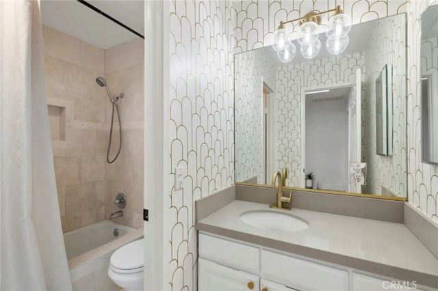 133 Cecil Place B, Costa Mesa, CA 92627
