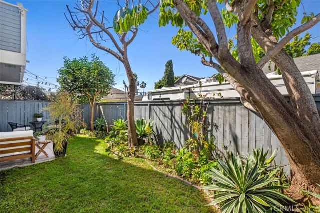 133 Cecil Place B, Costa Mesa, CA 92627