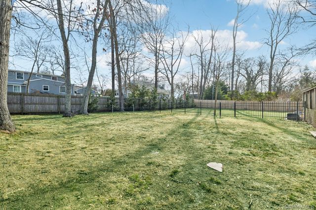 65 Beachfern Road, Center Moriches, NY 11934