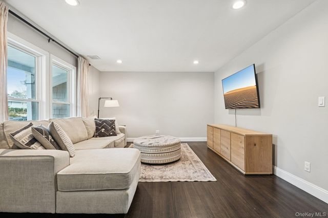 65 Beachfern Road, Center Moriches, NY 11934