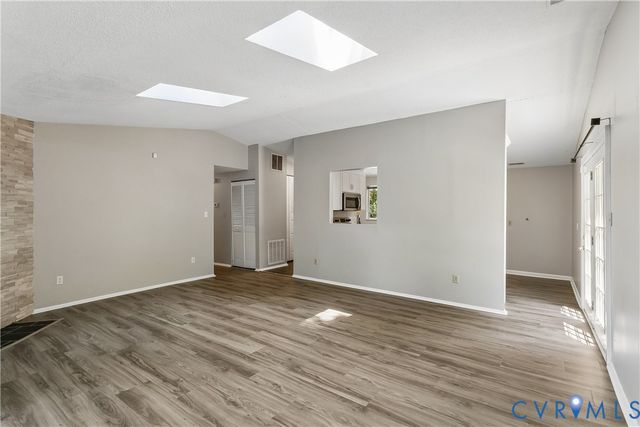 91 Stanley Dr, Newport News, VA 23608