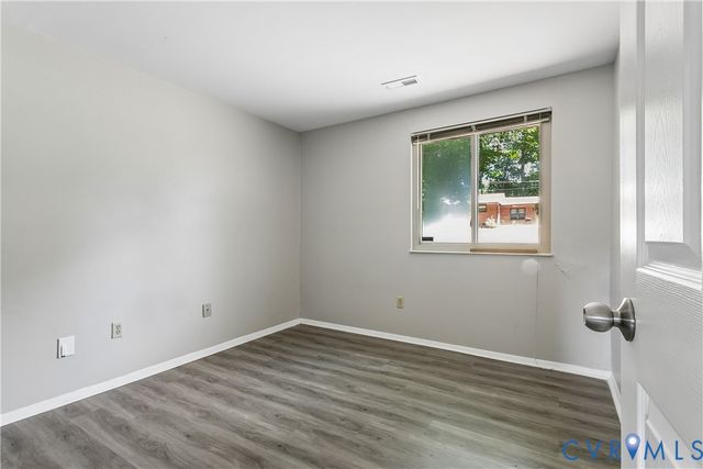 91 Stanley Dr, Newport News, VA 23608
