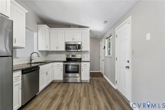 91 Stanley Dr, Newport News, VA 23608