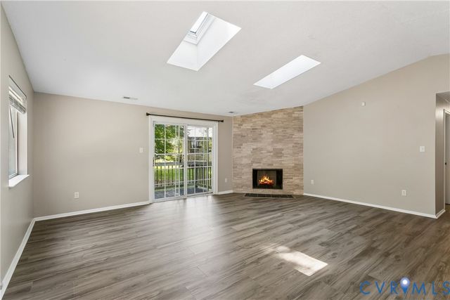 91 Stanley Dr, Newport News, VA 23608