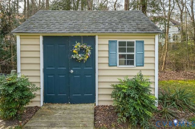 9051 Laurel Branch Cir, Hanover, VA 23116