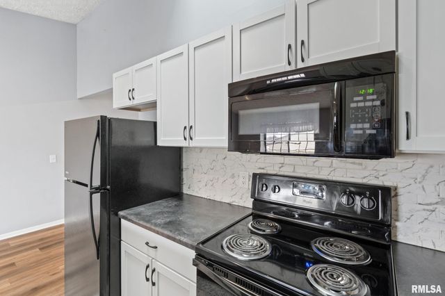 4015 Lillie Ave Apt 108, Davenport, IA 52806