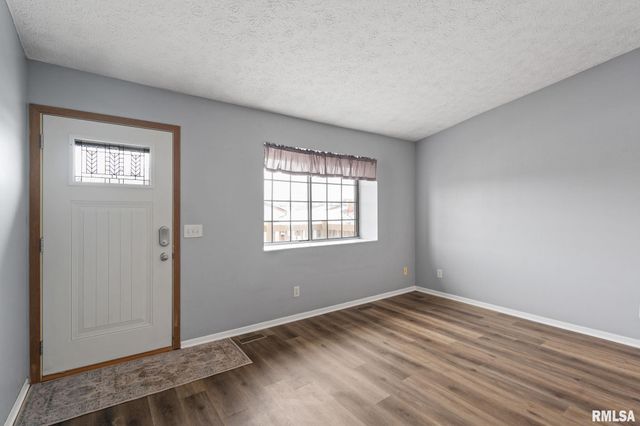 4015 Lillie Ave Apt 108, Davenport, IA 52806