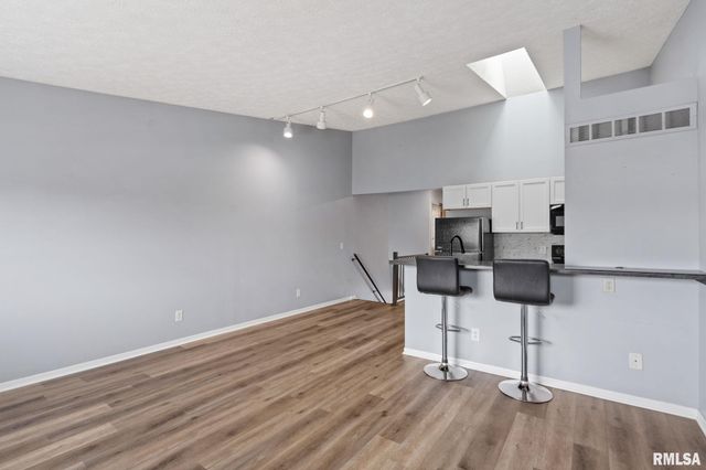 4015 Lillie Ave Apt 108, Davenport, IA 52806