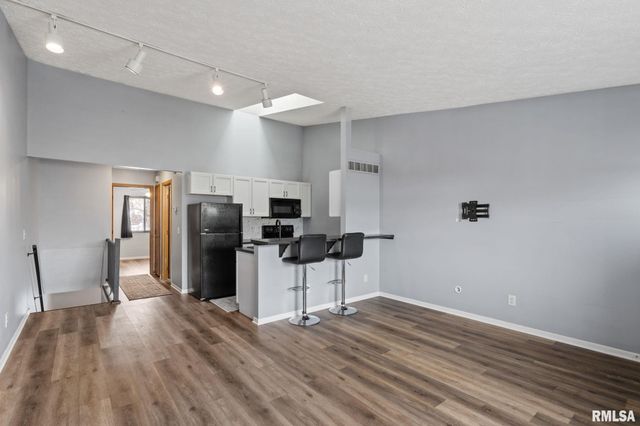 4015 Lillie Ave Apt 108, Davenport, IA 52806