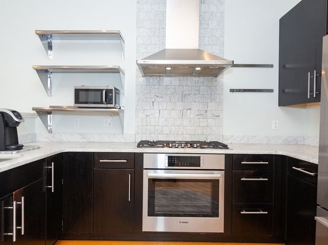 88 B St 301, Boston, MA 02127
