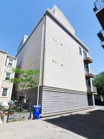 88 B St 301, Boston, MA 02127