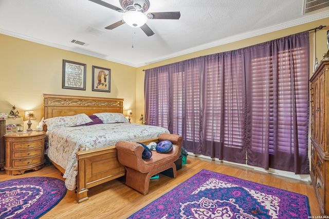 8238 PLUM VALLEY DR, San Antonio, TX 78255