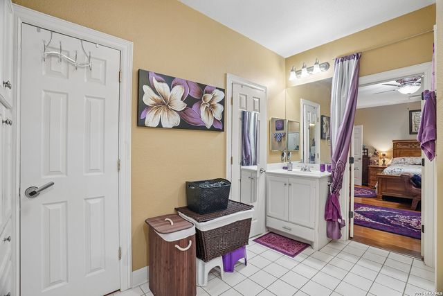 8238 PLUM VALLEY DR, San Antonio, TX 78255