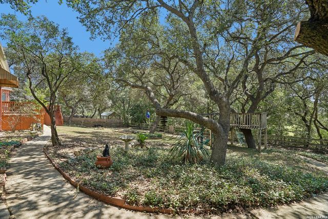 8238 PLUM VALLEY DR, San Antonio, TX 78255