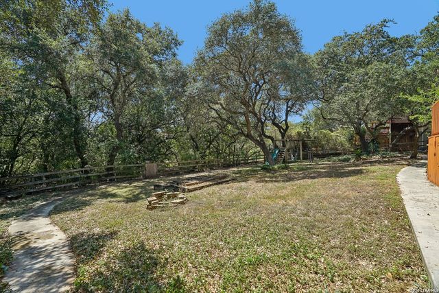 8238 PLUM VALLEY DR, San Antonio, TX 78255