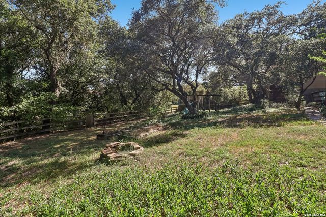 8238 PLUM VALLEY DR, San Antonio, TX 78255