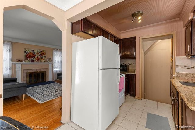 6732 Rockwood, Dearborn Heights, MI 48127