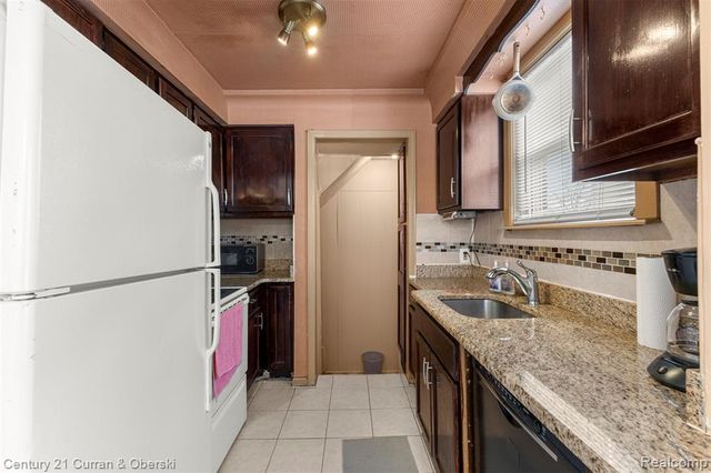 6732 Rockwood, Dearborn Heights, MI 48127