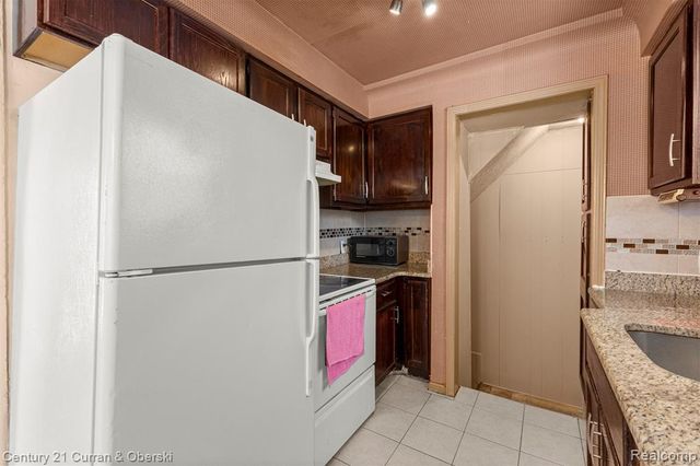 6732 Rockwood, Dearborn Heights, MI 48127