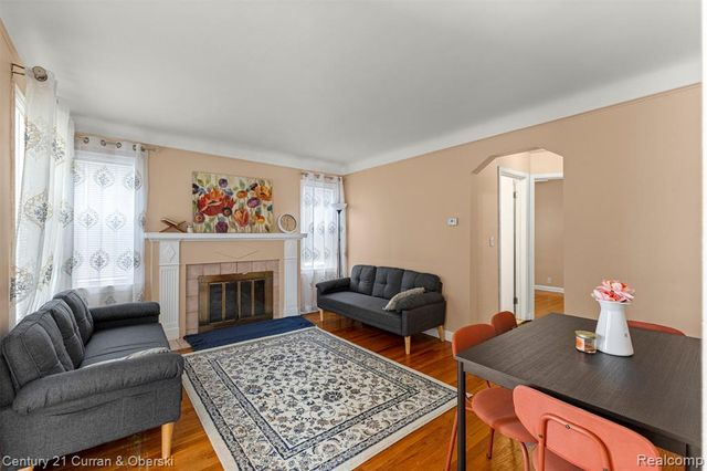 6732 Rockwood, Dearborn Heights, MI 48127