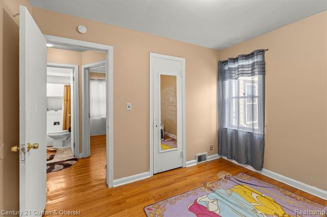 6732 Rockwood, Dearborn Heights, MI 48127