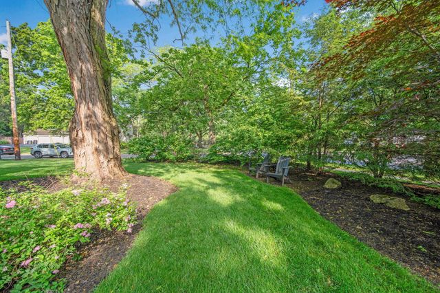 2465 E Broad Street, Columbus, OH 43209