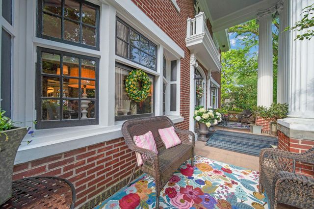 2465 E Broad Street, Columbus, OH 43209