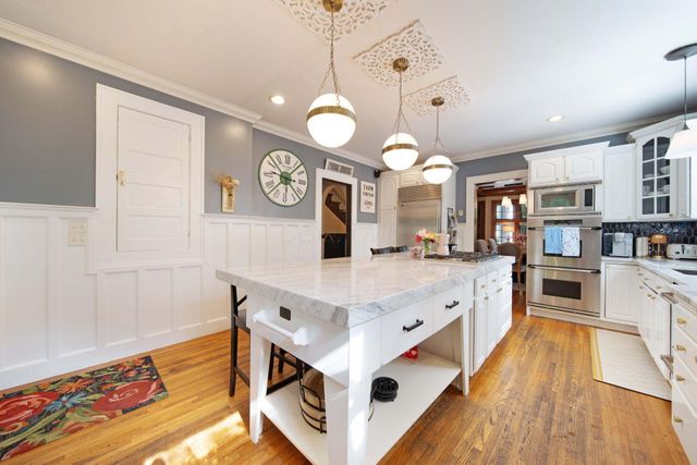 2465 E Broad Street, Columbus, OH 43209