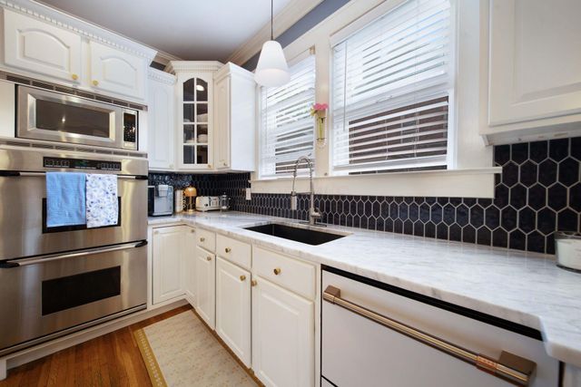 2465 E Broad Street, Columbus, OH 43209