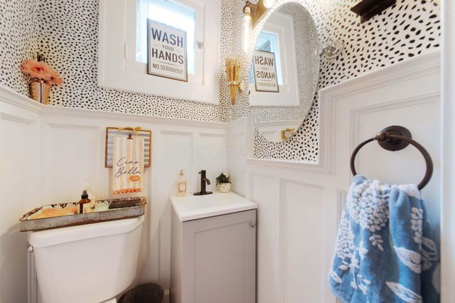 2465 E Broad Street, Columbus, OH 43209