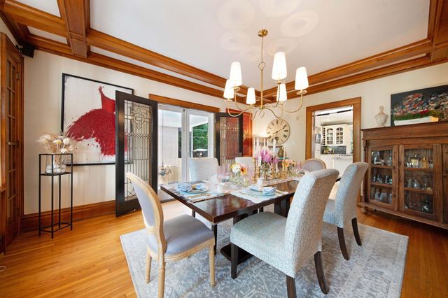 2465 E Broad Street, Columbus, OH 43209