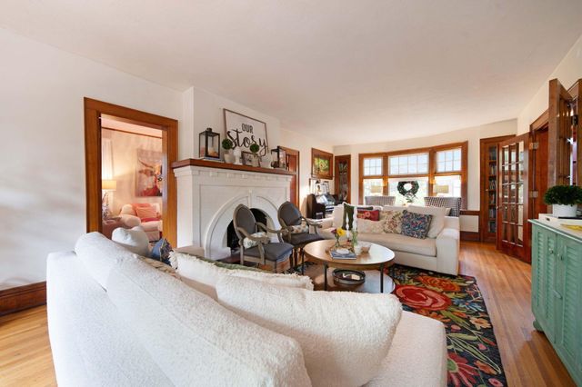 2465 E Broad Street, Columbus, OH 43209