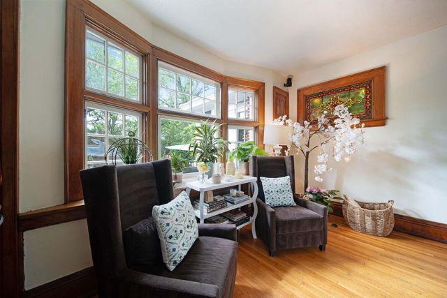 2465 E Broad Street, Columbus, OH 43209