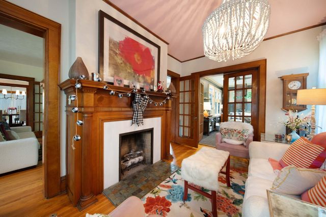 2465 E Broad Street, Columbus, OH 43209