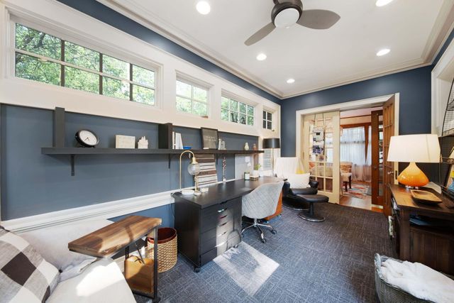 2465 E Broad Street, Columbus, OH 43209