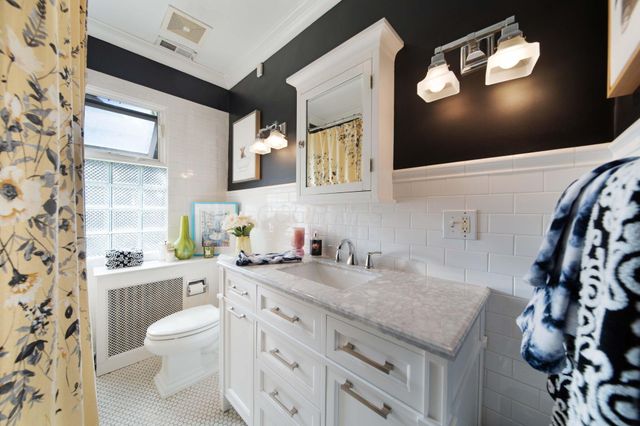 2465 E Broad Street, Columbus, OH 43209