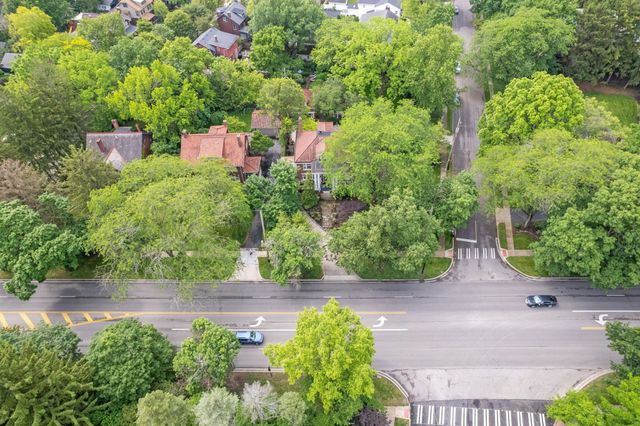 2465 E Broad Street, Columbus, OH 43209